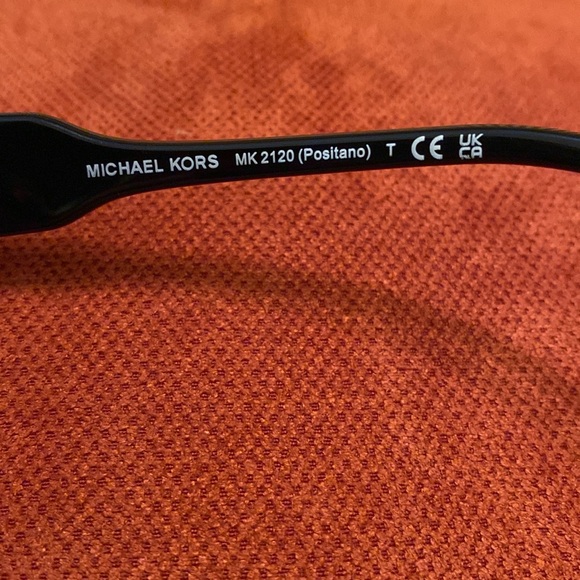 Michael Kors black lens/tortoise frame sunglasses. - Picture 7 of 7